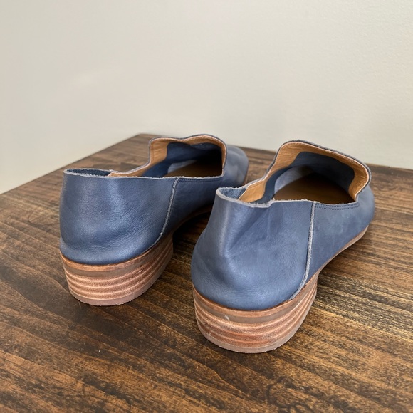 Lucky Brand Cahill Leather Loafers, Size 8.5/39, Colour Blue. - Picture 2 of 8